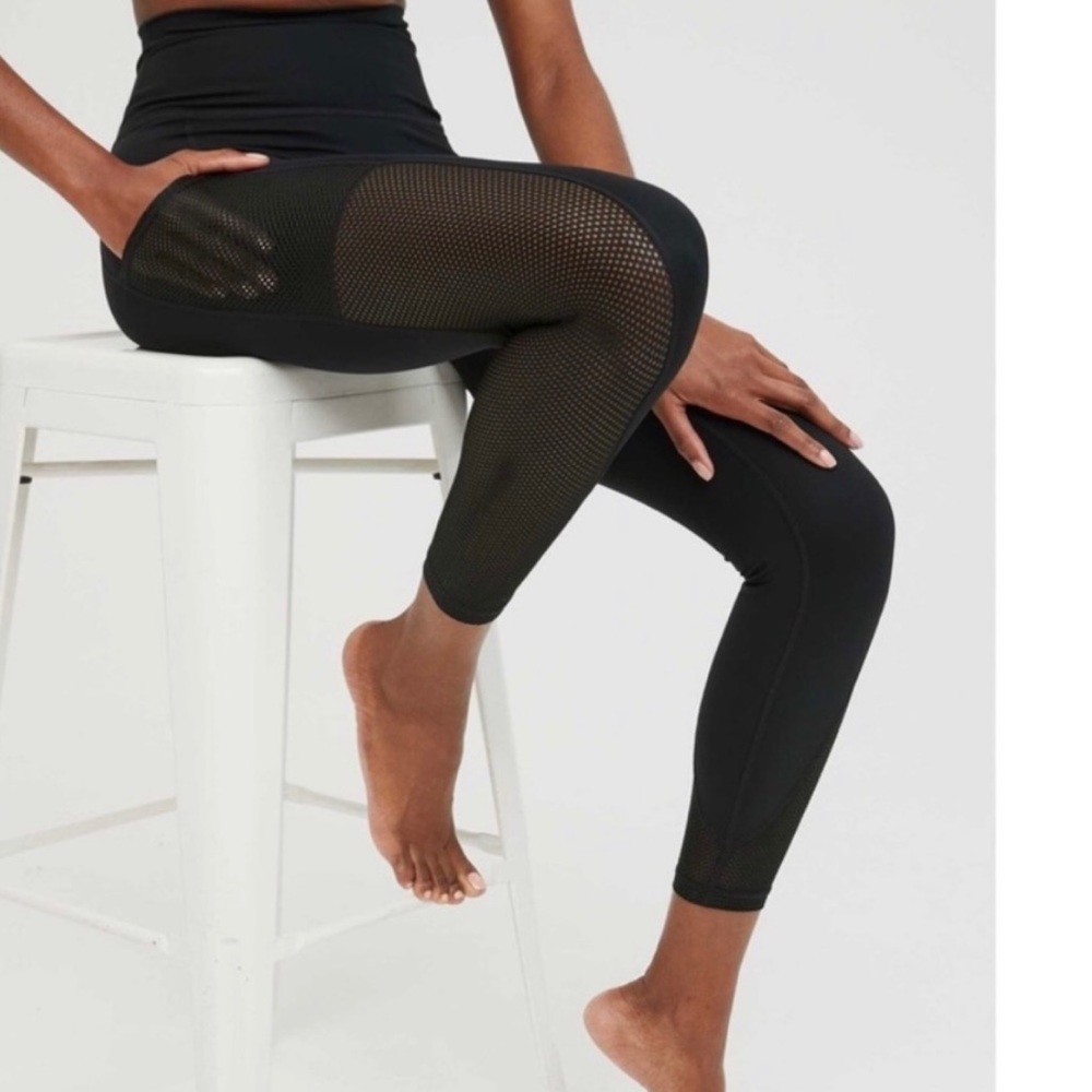 RUST COLORED mesh side pocket move leggings aerie